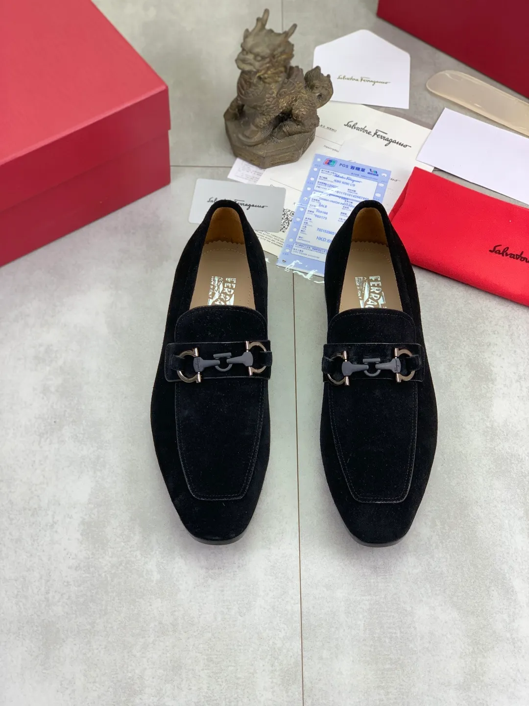 Men's men's shoes 💰P600💰[New model] High quality water-dyed cowhide 🆘[Salvatore Ferragamo] Ferragamo's latest casual business leather shoes for men! Listed simultaneously! The fabric is made of specially imported original calfskin, and the interior is made of imported water-dyed cowhide. It is absolutely luxurious and leads the fashion trend. High-end rubber outsole, size: 38-44 (45 and 46 can be customized) 5️⃣ colors available
